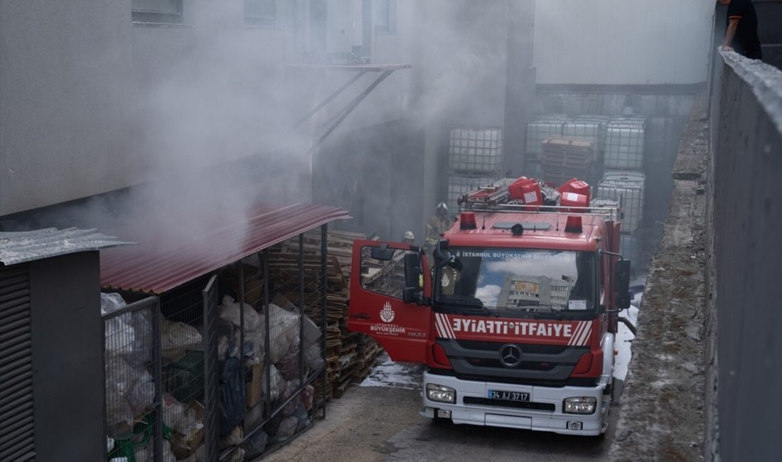 Beylikdüzü'ndeki bir fabrikada çıkan