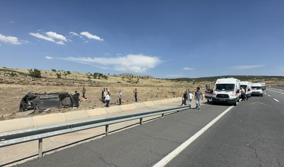 Karakoçan ilçesinde bir otomobil