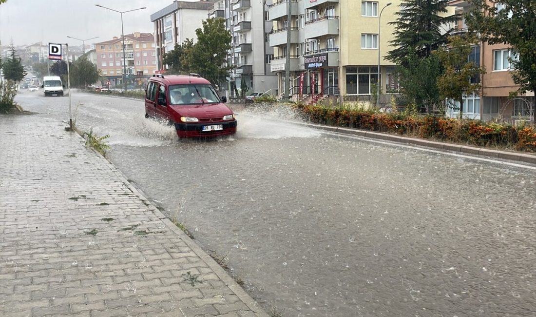 Eskişehir'de etkili olan sağanak