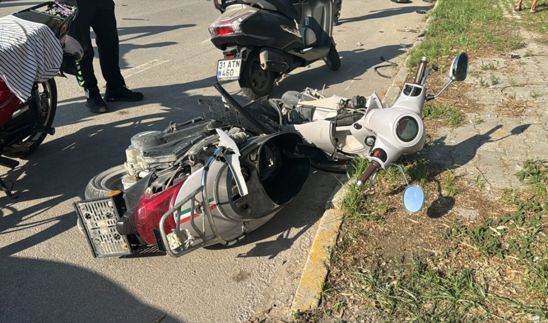 İskenderun'da otomobilin çarptığı motosiklet