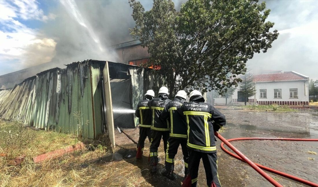 Kayseri'de bir sünger fabrikasında