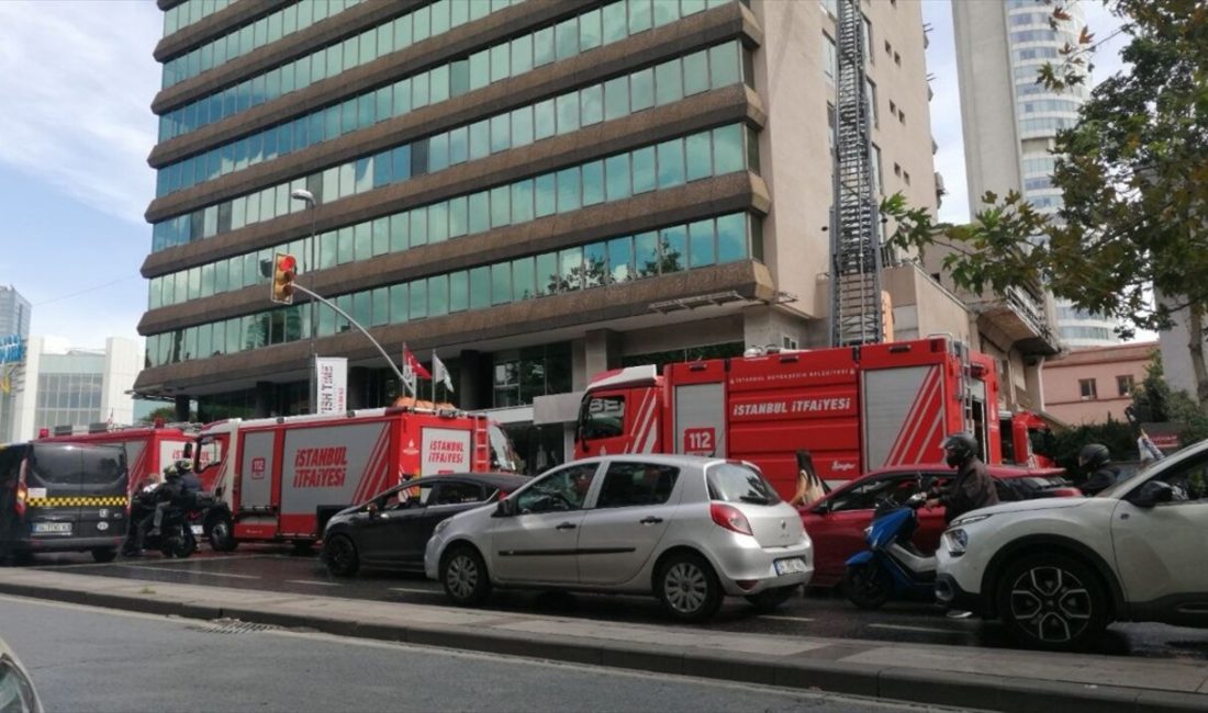 Şişli'de bir plazada çıkan