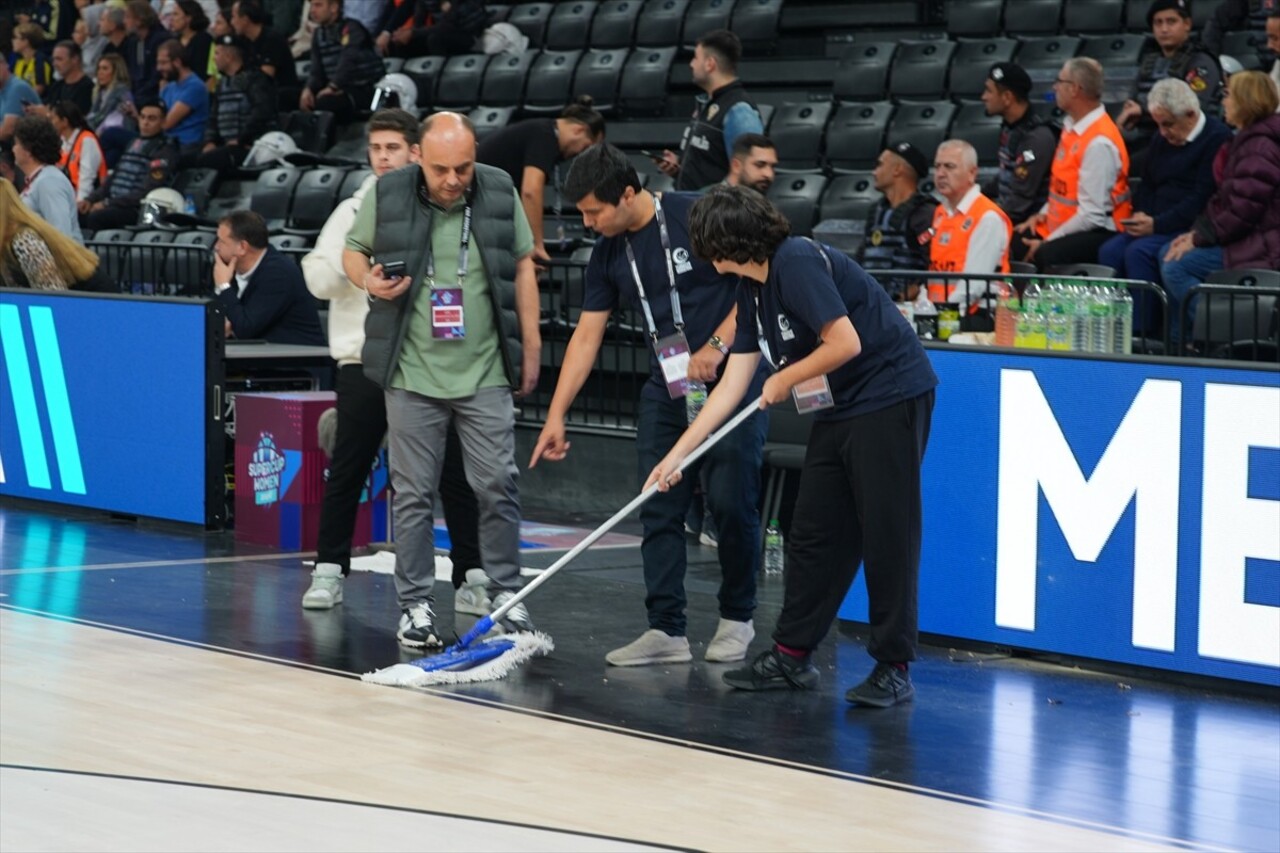 Fenerbahçe Opet ile Beşiktaş arasında Basketbol Gelişim Merkezi'nde oynanan FIBA Kadınlar Süper...