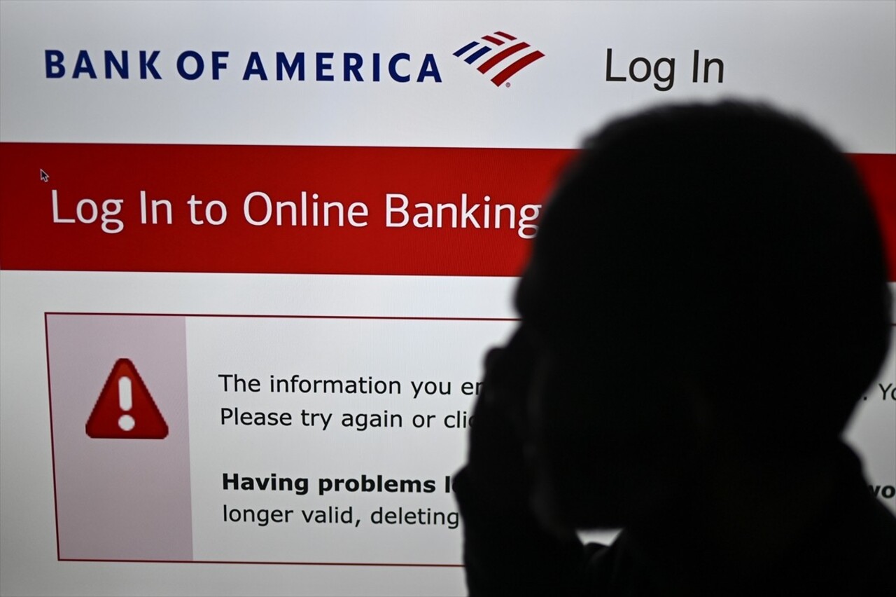 Bank of America'nın bazı müşterilerinin hesaplarına erişim sorunu yaşadığı belirtildi. 