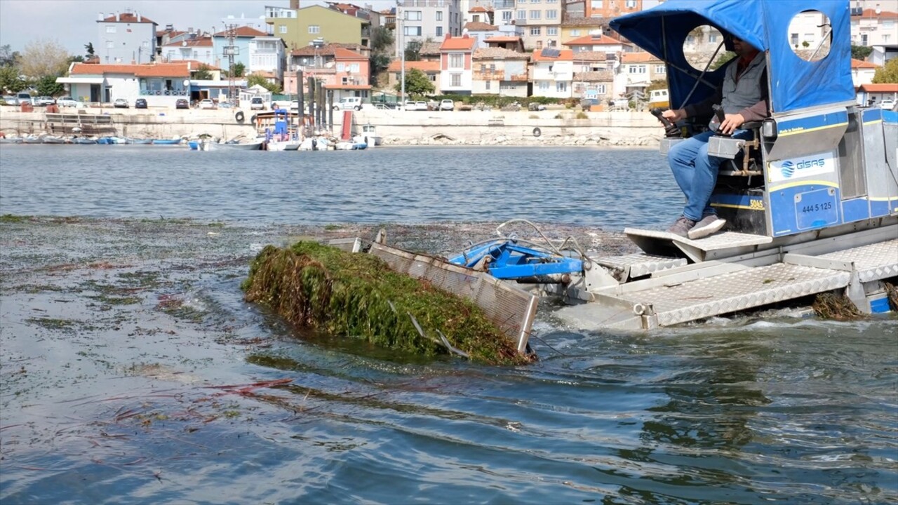 Çevre, Şehircilik ve İklim Değişikliği Bakanlığı, kuraklığın etkisiyle su seviyesi hızla düşen ve...