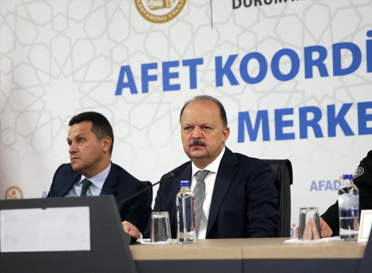 Kastamonu'da düzenlenen "Köy Yangınları Ulusal Çalıştayı" başladı. Çalıştay kapsamında açılan köy...