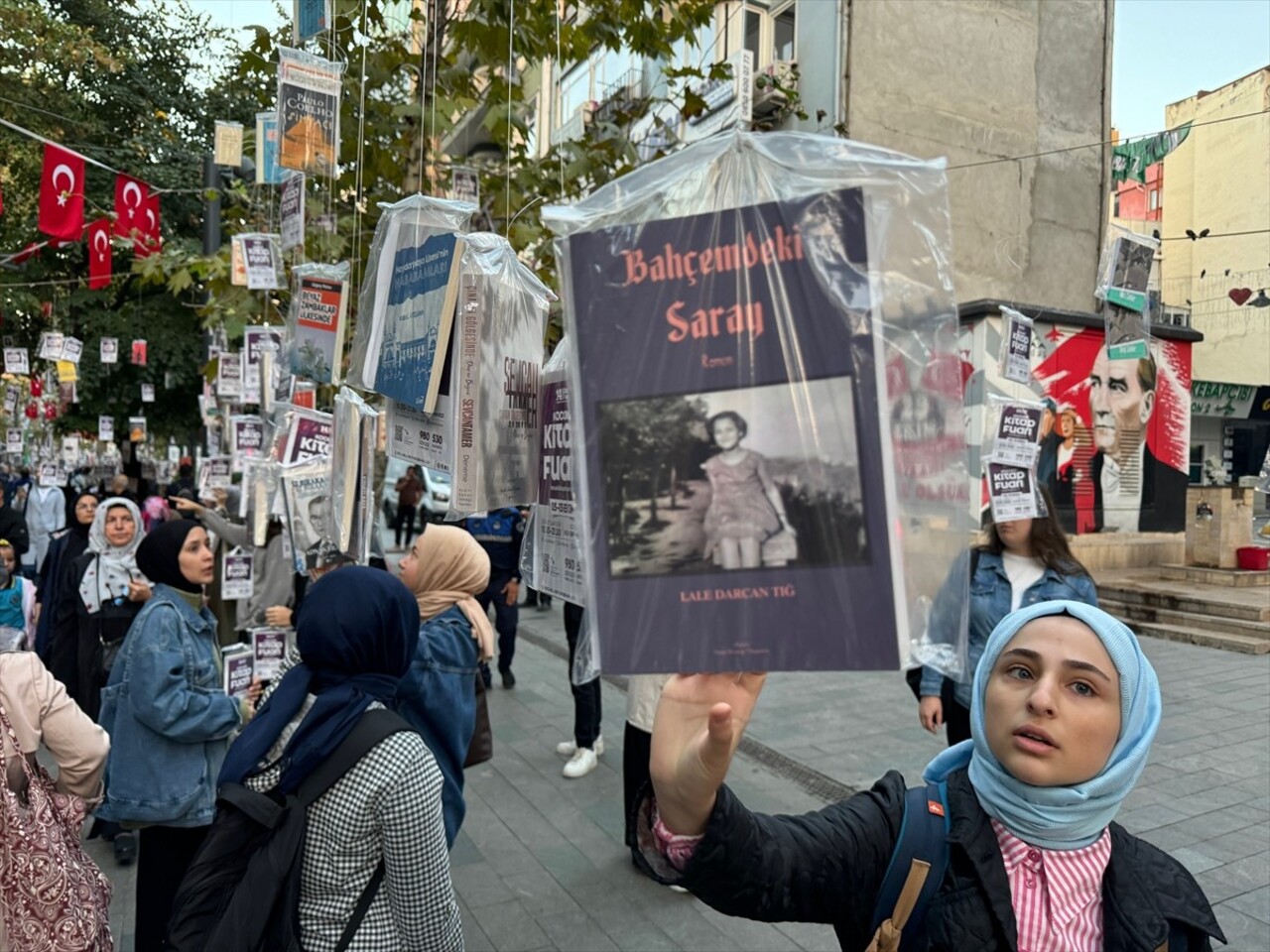 Kocaeli Büyükşehir Belediyesince bu yıl 14'üncüsü düzenlenen Kocaeli Kitap Fuarı, 530 yayın evi...