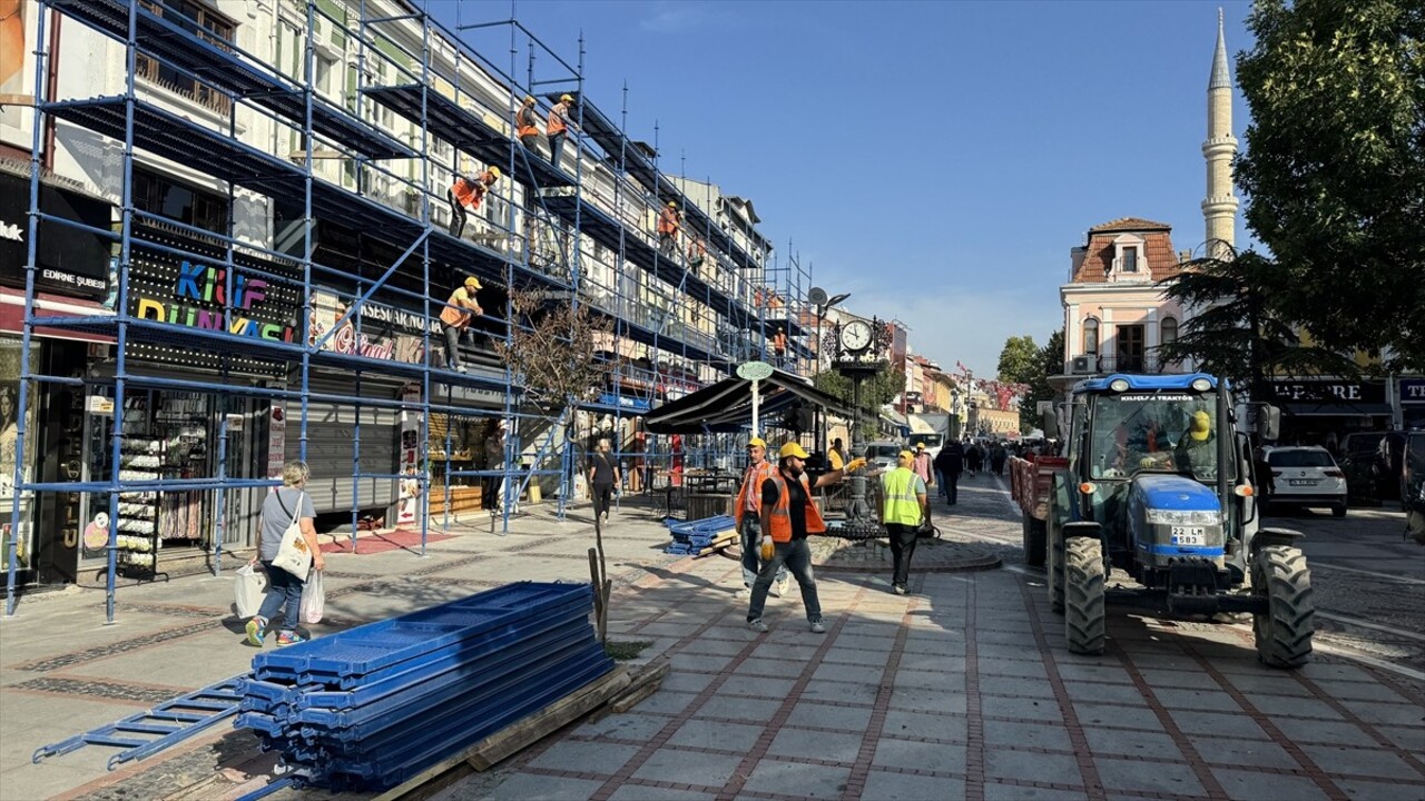 Edirne'de, Saraçlar Caddesi Sokak Sağlıklaştırma Projesi başladı. Edirne Valisi Yunus Sezer'in...