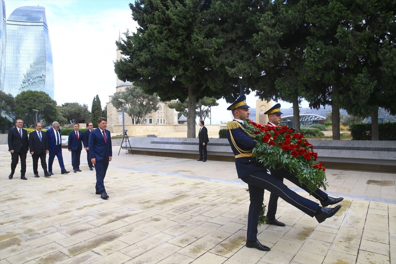 Adalet Bakanı Yılmaz Tunç, Bakü ziyareti kapsamında Azerbaycan'ın merhum Cumhurbaşkanı Haydar...