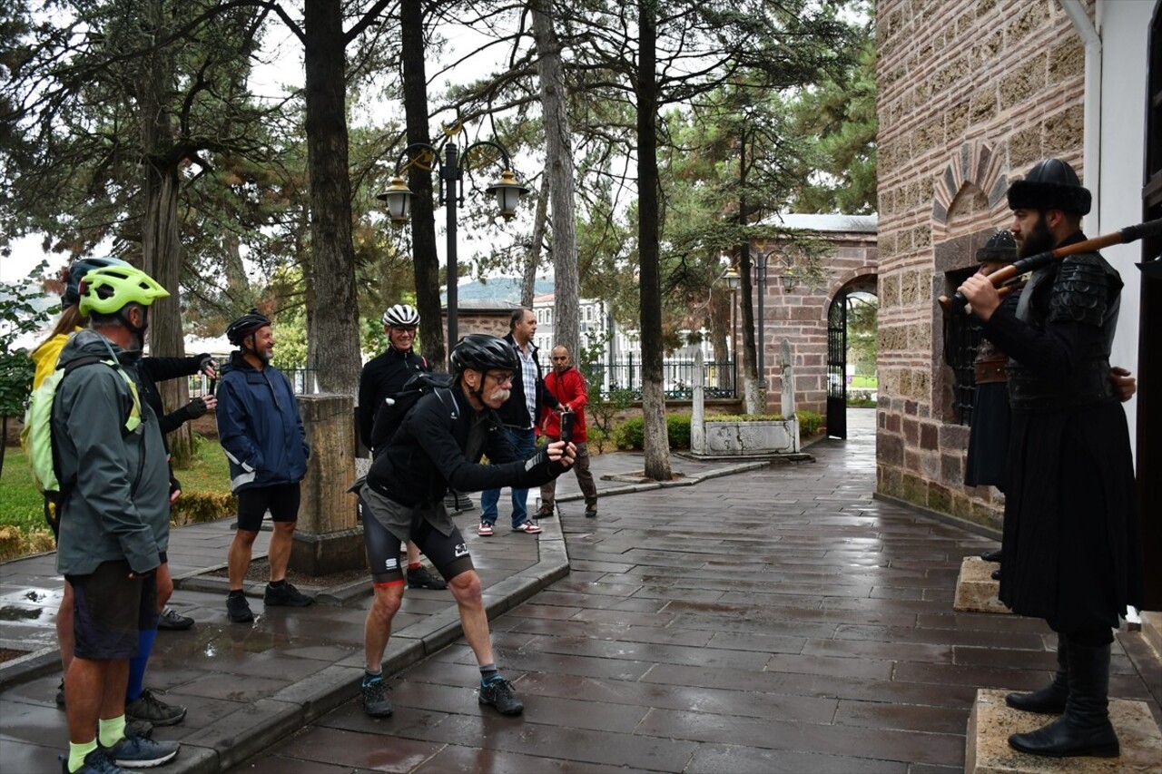 Macaristan'ın başkenti Budapeşte'den, Osmanlı'nın Viyana seferlerinin güzergahı "Sultanlar Yolu"nu...