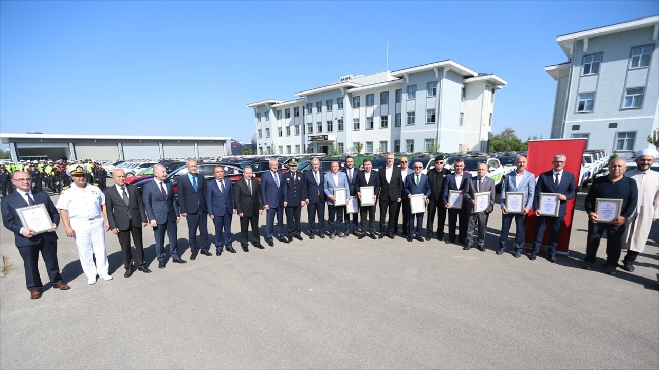 İçişleri Bakanlığınca, Bursa İl Emniyet Müdürlüğüne tahsis edilen 235 yeni aracın teslim töreni...