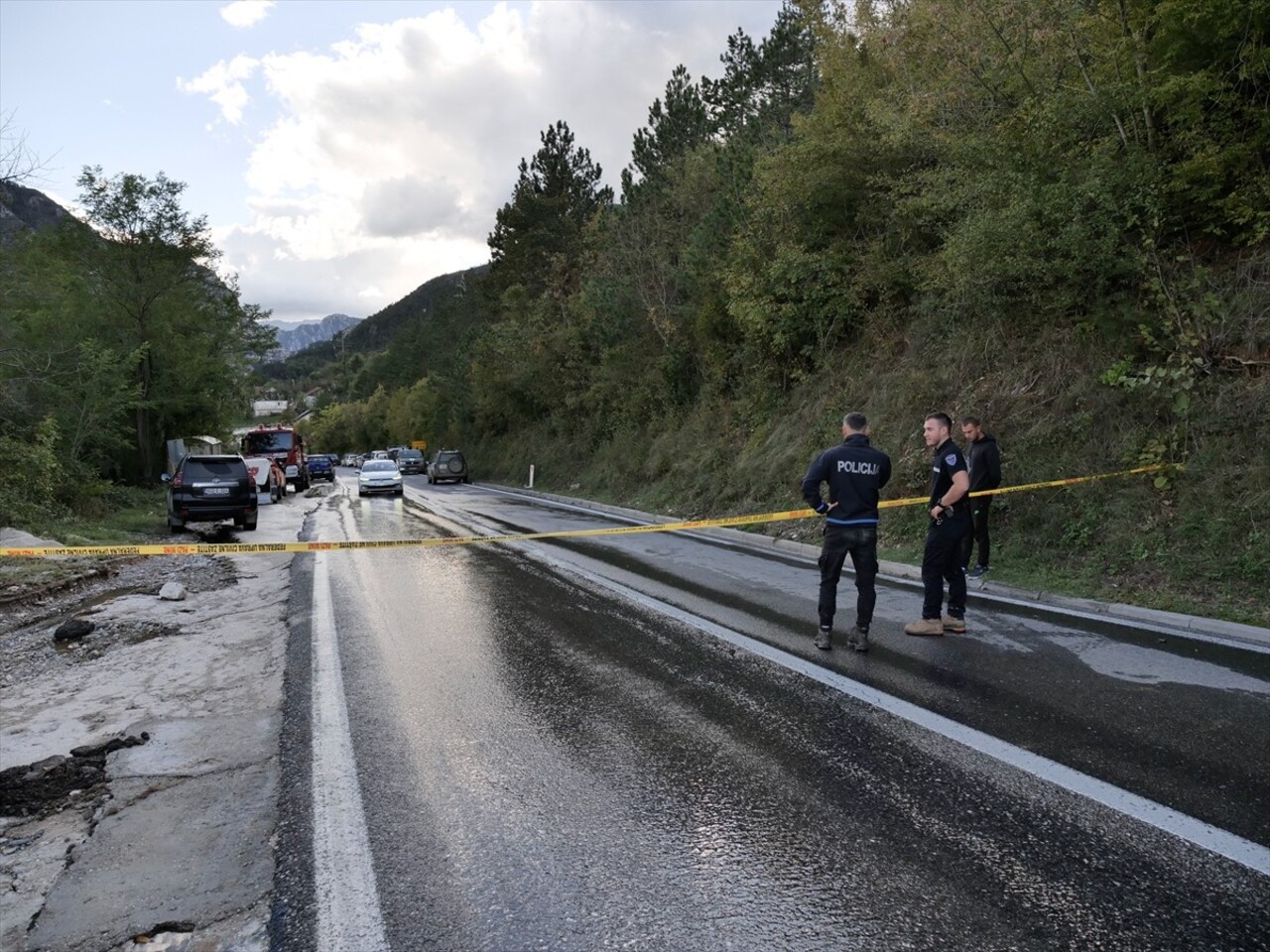 Bosna Hersek'te etkili olan şiddetli yağışların yol açtığı sellerde 18 kişi yaşamını yitirdi....