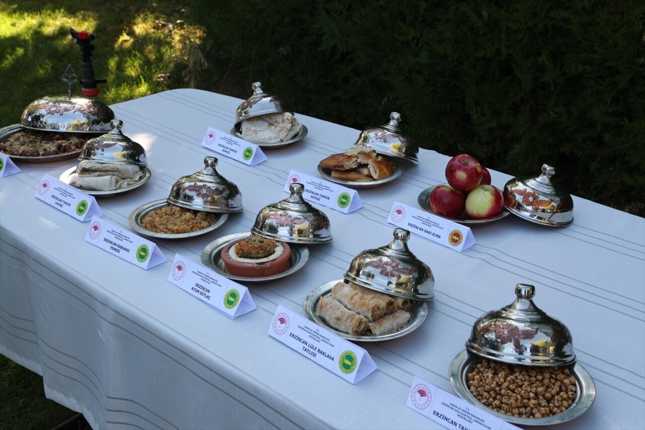 Erzincan'ın yöresel lezzetlerinden, yaprak döneri, tandır ketesi, kasefe tatlısı, lüle baklavası...