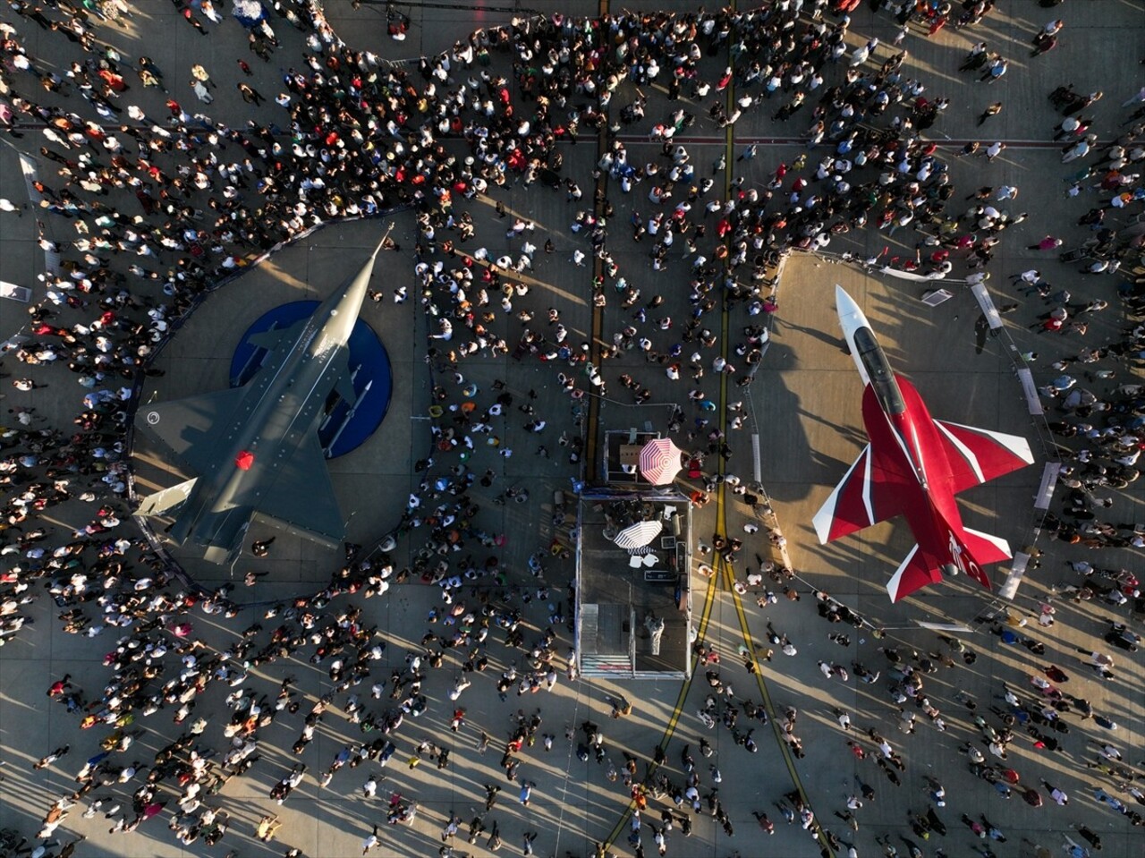 Adana'da düzenlenen Havacılık, Uzay ve Teknoloji Festivali (TEKNOFEST), dördüncü gününde çok...