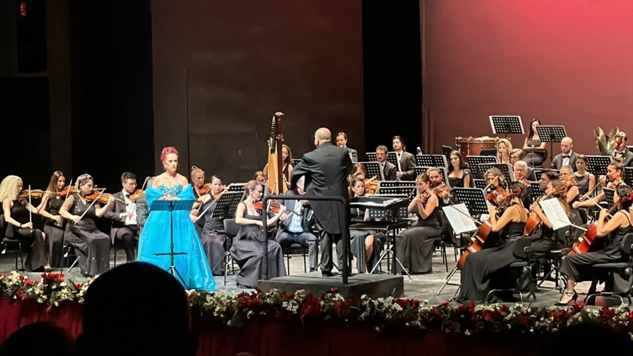 Antalya Devlet Opera ve Balesi, sezon açılışına özel düzenlenen "Gala Konser" ile sanatseverlerle...