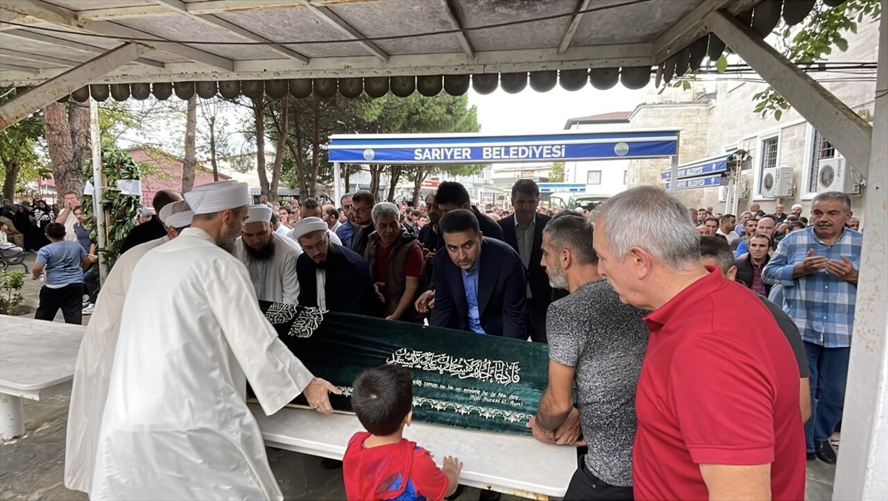 Avcılar'da çalıntı aracın çarpması sonucu hayatını kaybeden Yıldıray Erol'un cenazesi Sarıyer'de...