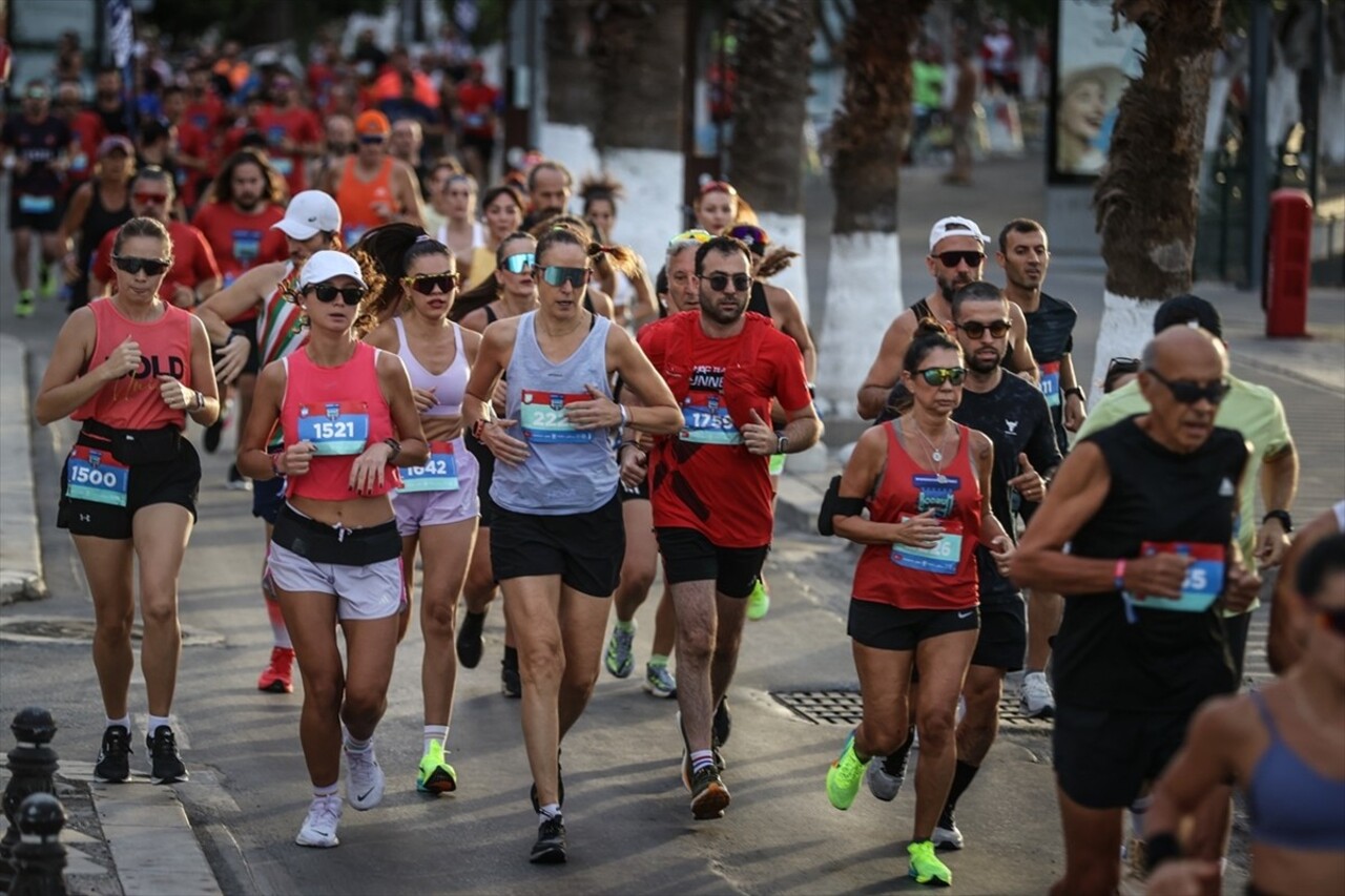 Muğla'nın Bodrum ilçesinde 7'incisi düzenlenen Intersport Asics Bodrum Yarı Maratonu koşuldu....