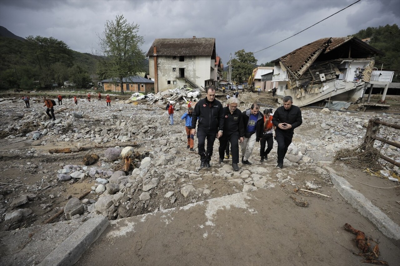 Afet ve Acil Durum Yönetimi Başkanlığı (AFAD), Bosna Hersek'te selden etkilenen bölgeye 60...