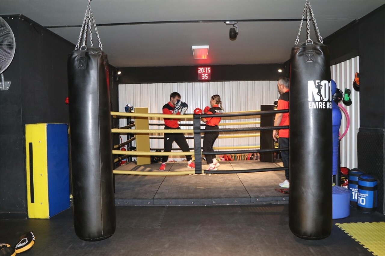 Savate sporcuları Aybüke Kılıçaslan ve Raşit Yusuf Ören, 9-13 Ekim'de Slovenya'da düzenlenecek...