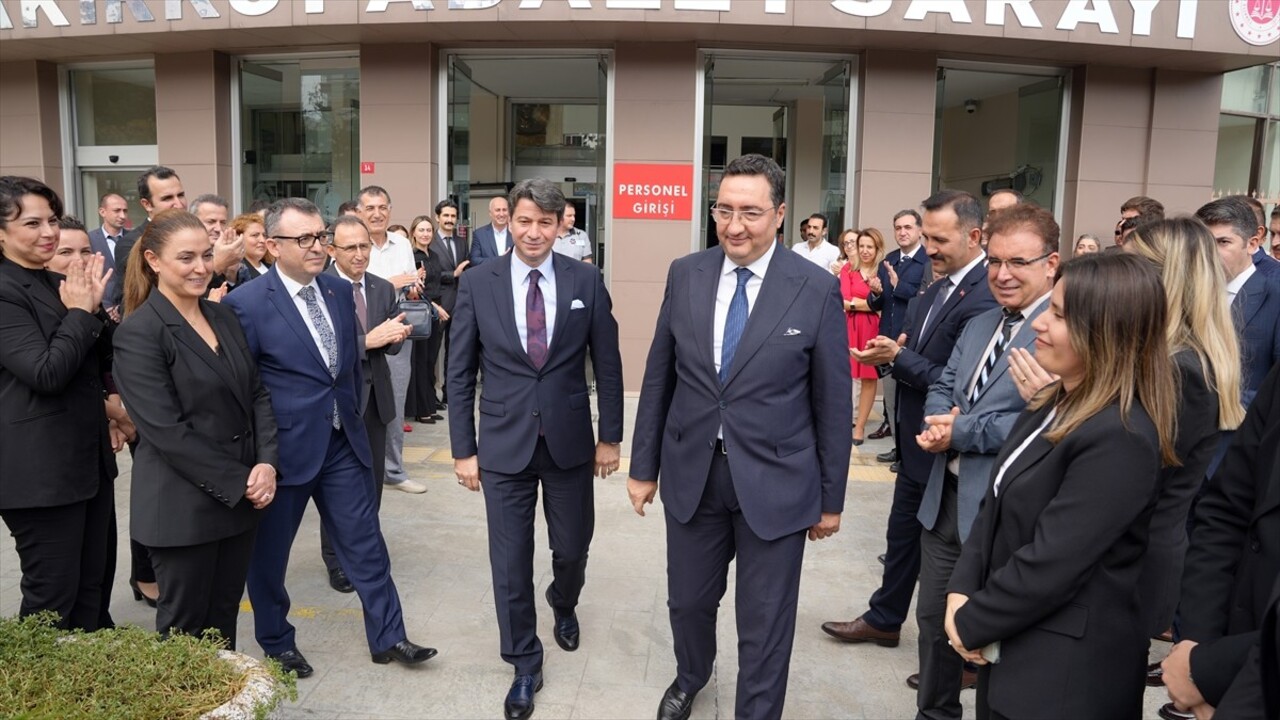 Bakırköy Adliyesi'nde, İstanbul Bölge Adliyesi Başkanlığına atanan Hazar Turan Alim için veda...