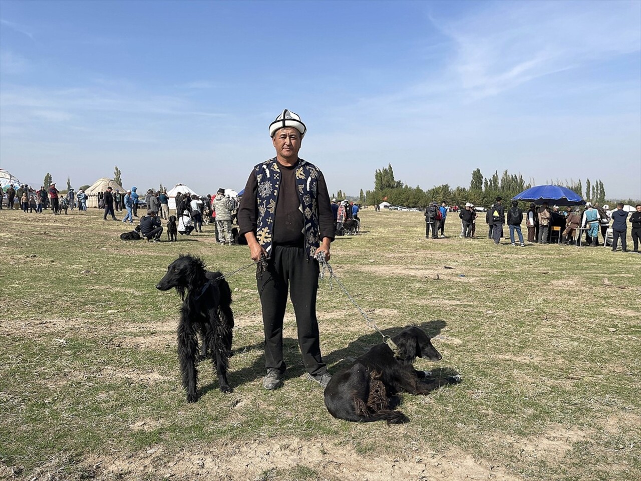 Kırgızistan'ın Çuy bölgesindeki Sovyet köyünde yerel yönetimlerin desteğiyle Etnik Avcılık ve...