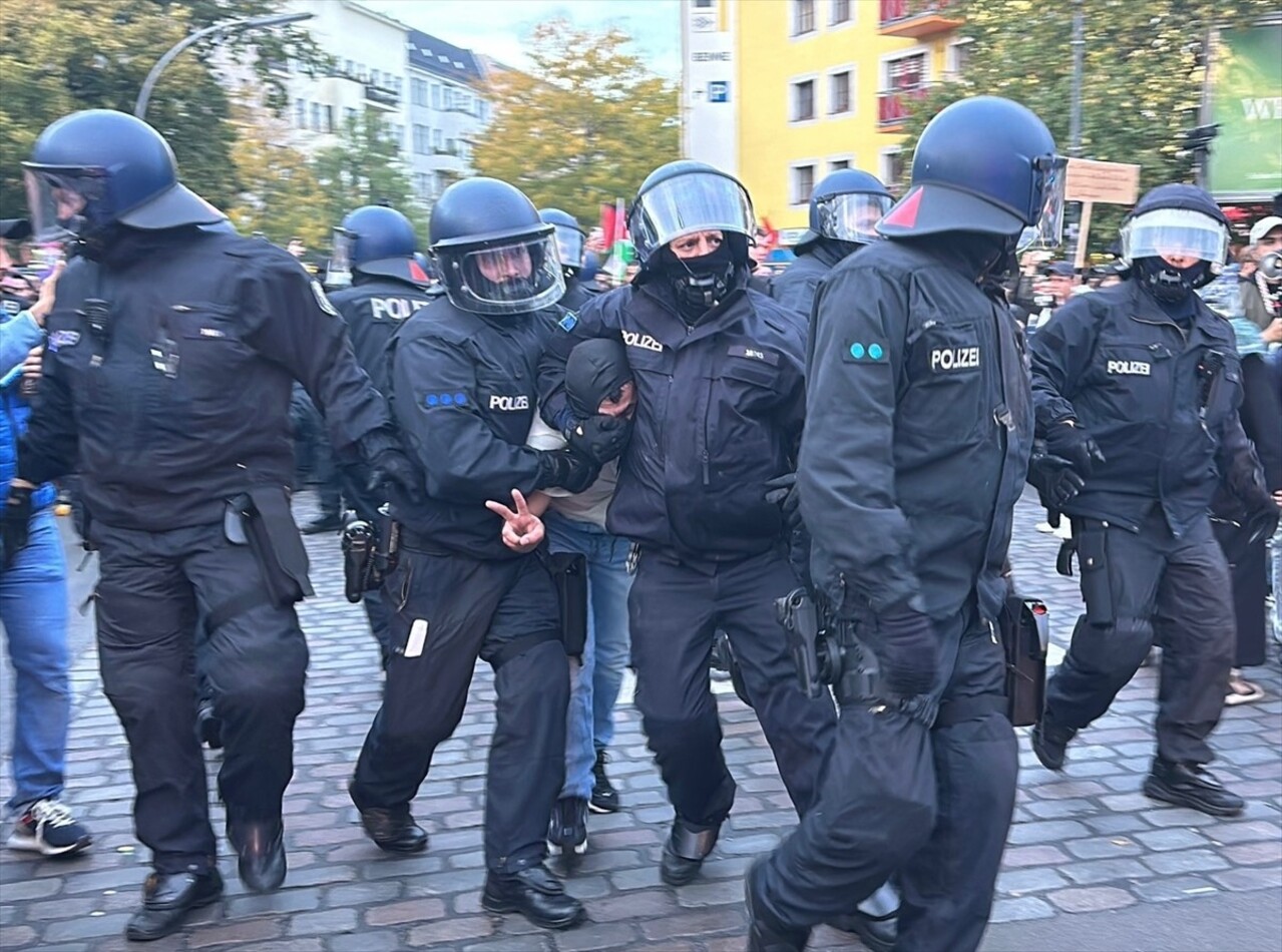 Almanya'nın başkenti Berlin'de İsrail'in Gazze'ye yönelik saldırılarının birinci yılı dolayısıyla...