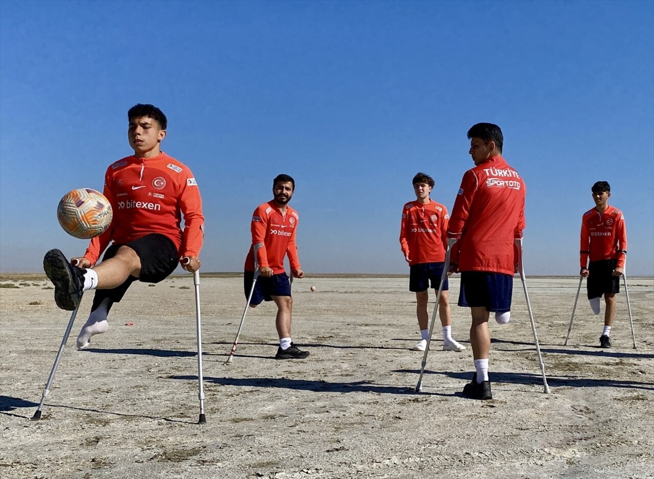 Ampute Milli Futbol Takımı, Seyfe Gölü Kuş Cenneti'ndeki kuraklığa dikkati çekti. Arnavutluk'taki...