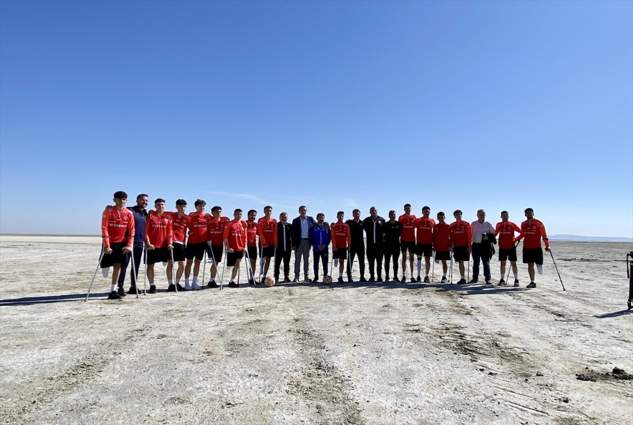 Ampute Milli Futbol Takımı, Seyfe Gölü Kuş Cenneti'ndeki kuraklığa dikkati çekti. Arnavutluk'taki...