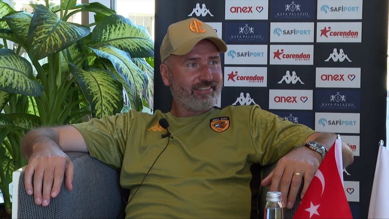 İngiltere Championship ekiplerinden Hull City'nin Alman teknik direktörü Tim Walter, yenilenmiş...