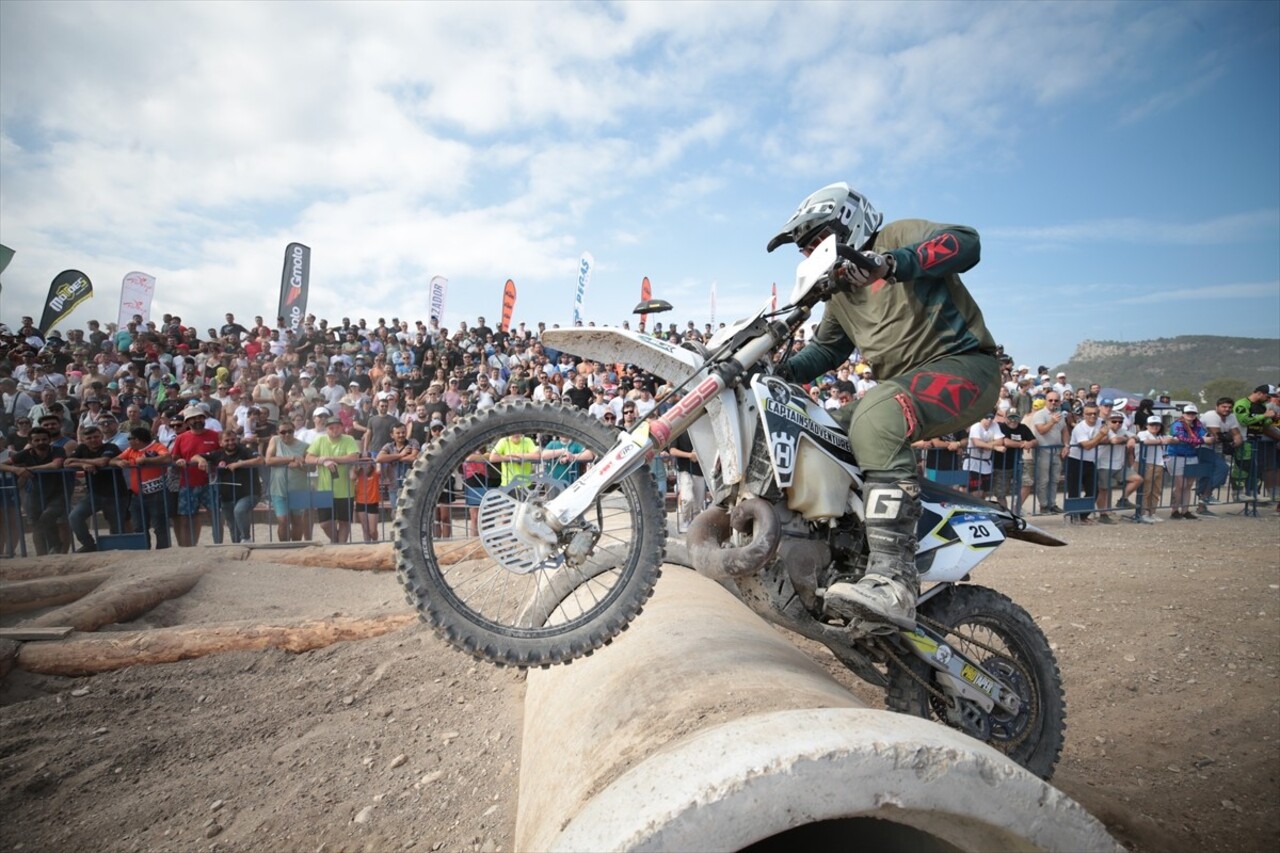 Antalya'nın Kemer ilçesinde düzenlenen Hard Enduro Dünya Şampiyonası'nın 6. ayağı Sea To Sky...