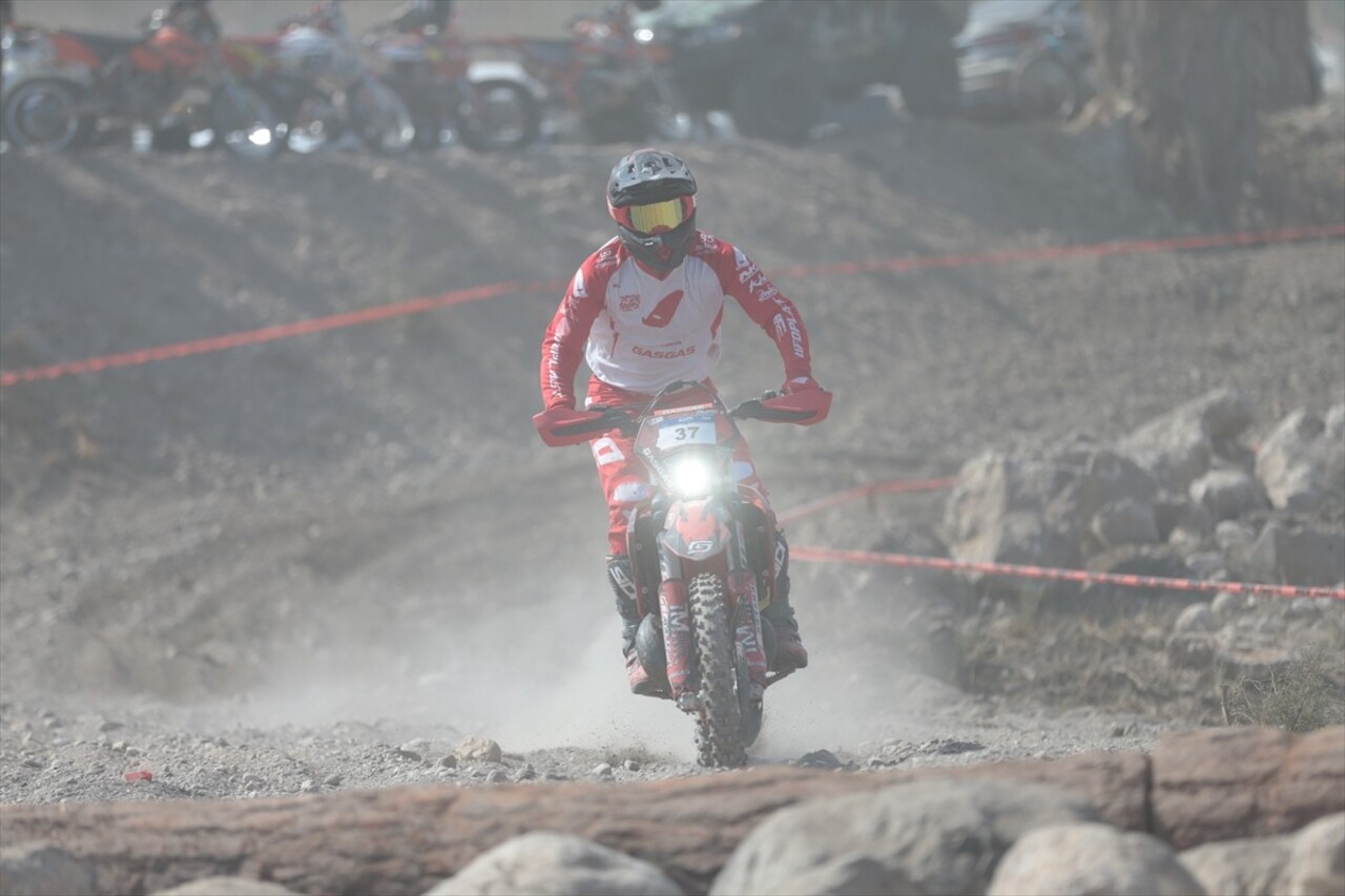 Antalya'nın Kemer ilçesinde düzenlenen Hard Enduro Dünya Şampiyonası'nın 6. ayağı Sea To Sky...