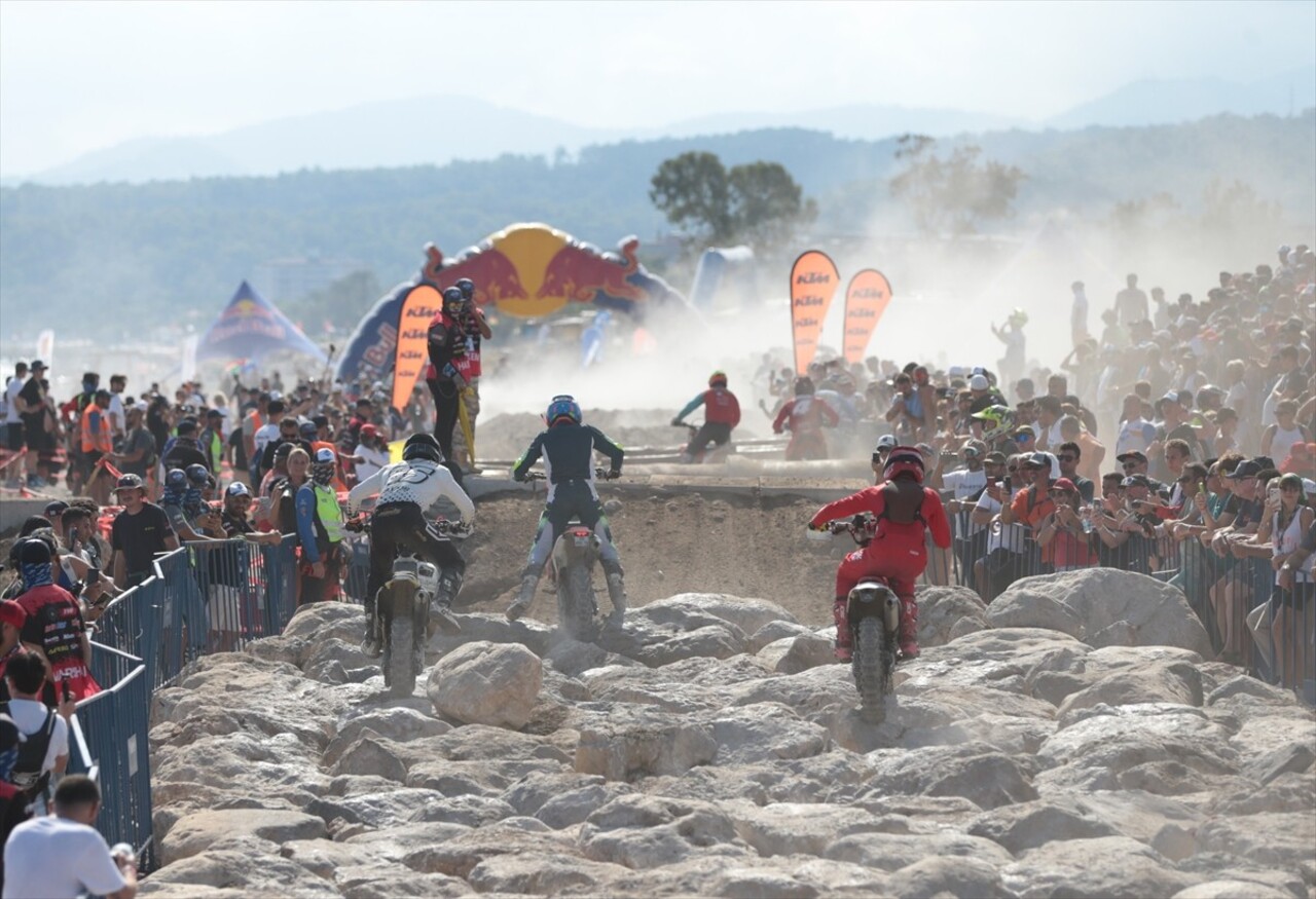 Antalya'nın Kemer ilçesinde düzenlenen Hard Enduro Dünya Şampiyonası'nın 6. ayağı Sea To Sky...