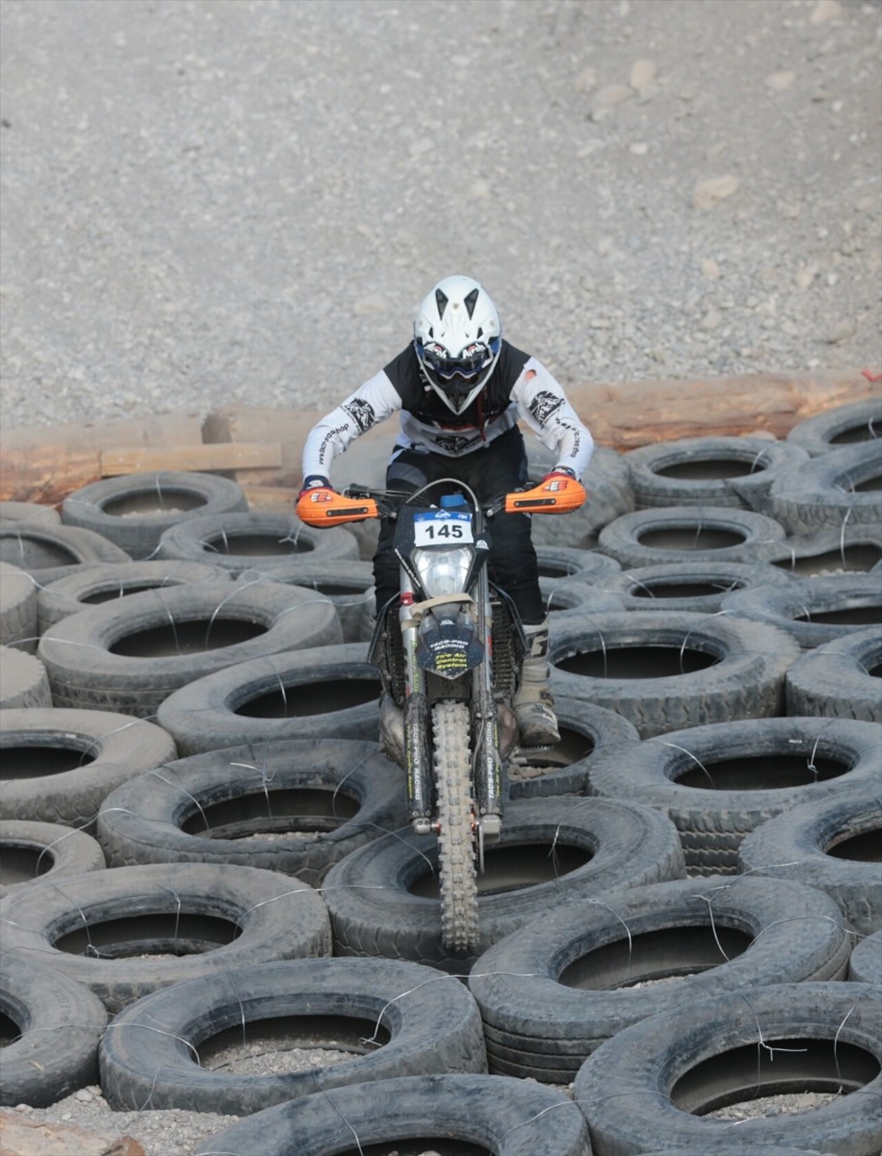 Antalya'nın Kemer ilçesinde düzenlenen Hard Enduro Dünya Şampiyonası'nın 6. ayağı Sea To Sky...