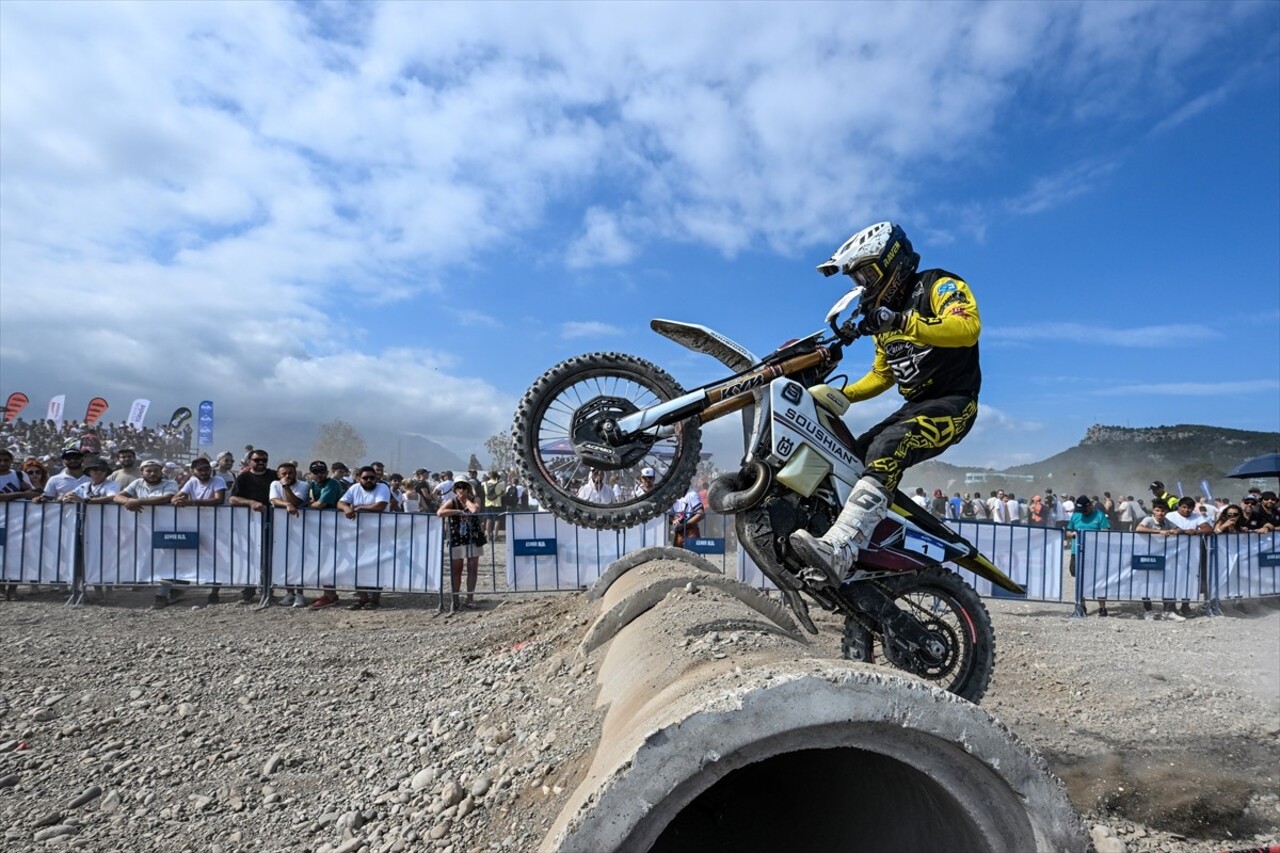 Antalya'nın Kemer ilçesinde düzenlenen Hard Enduro Dünya Şampiyonası'nın 6. ayağı Sea To Sky...