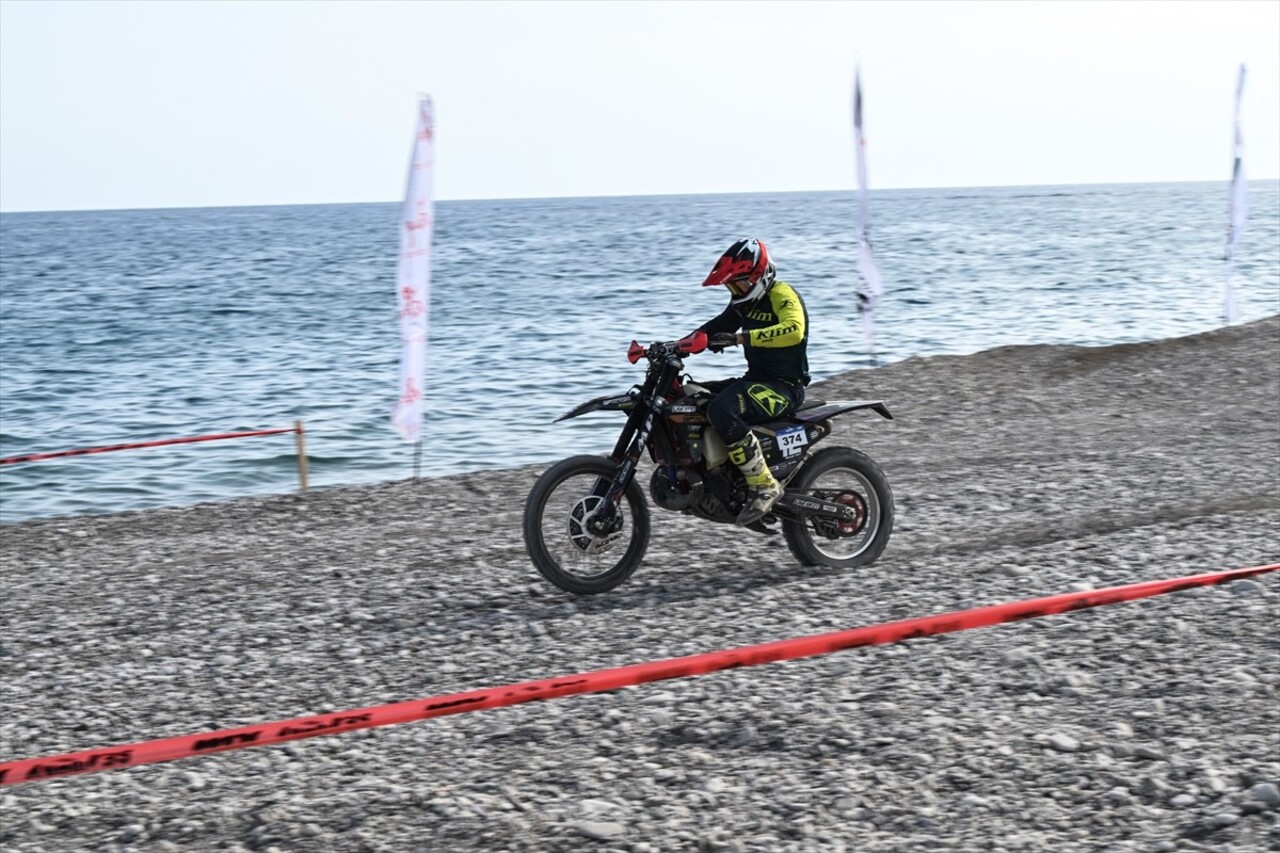 Antalya'nın Kemer ilçesinde düzenlenen Hard Enduro Dünya Şampiyonası'nın 6. ayağı Sea To Sky...