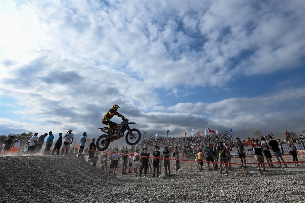 Antalya'nın Kemer ilçesinde düzenlenen Hard Enduro Dünya Şampiyonası'nın 6. ayağı Sea To Sky...