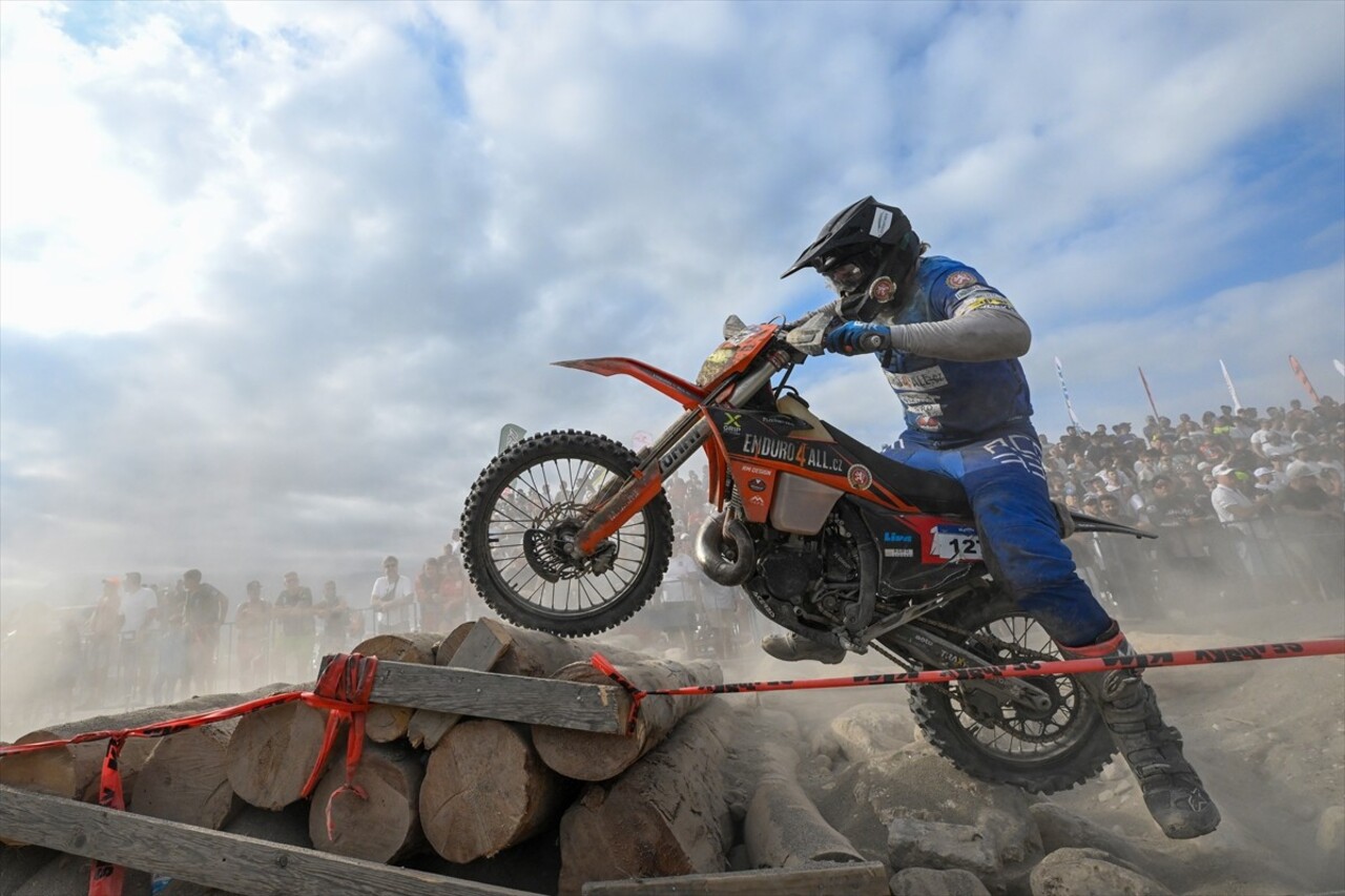 Antalya'nın Kemer ilçesinde düzenlenen Hard Enduro Dünya Şampiyonası'nın 6. ayağı Sea To Sky...