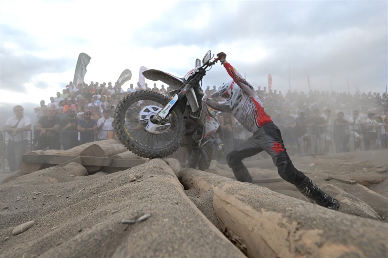 Antalya'nın Kemer ilçesinde düzenlenen Hard Enduro Dünya Şampiyonası'nın 6. ayağı Sea To Sky...