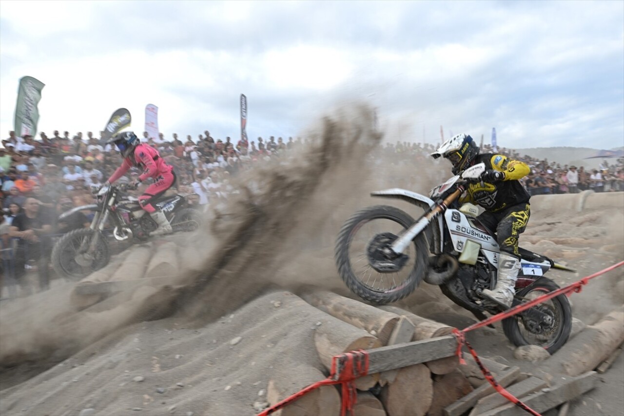 Antalya'nın Kemer ilçesinde düzenlenen Hard Enduro Dünya Şampiyonası'nın 6. ayağı Sea To Sky...