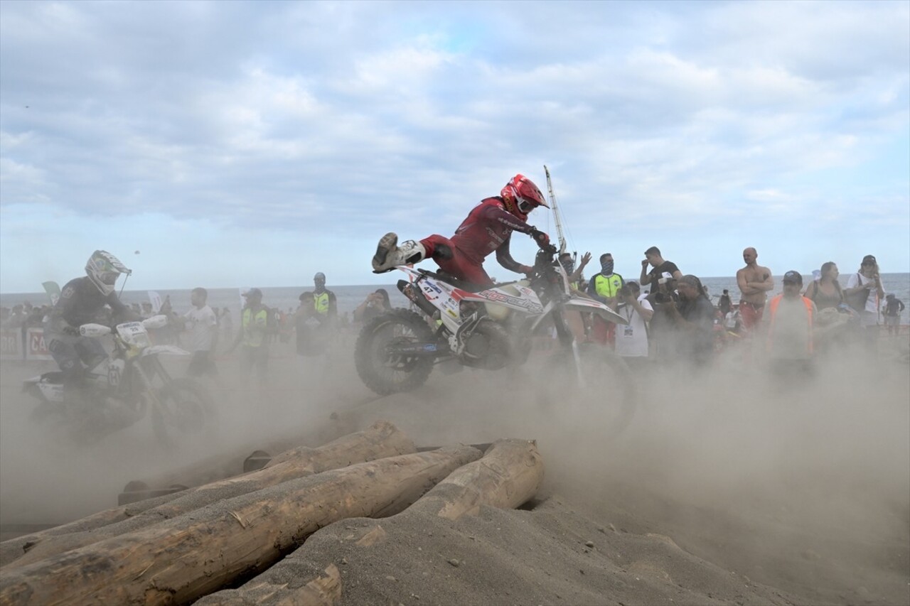 Antalya'nın Kemer ilçesinde düzenlenen Hard Enduro Dünya Şampiyonası'nın 6. ayağı Sea To Sky...