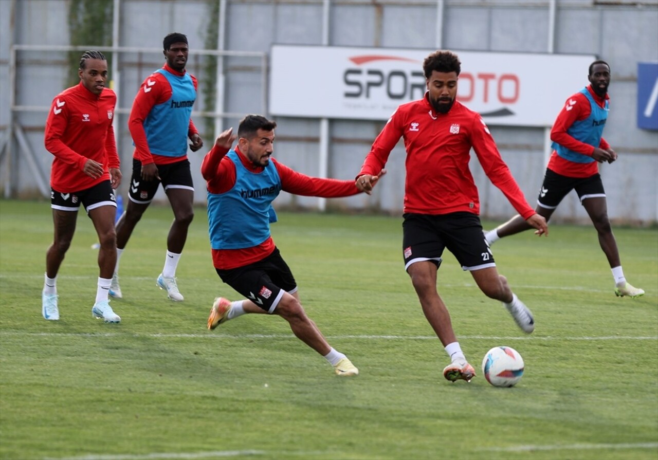 Net Global Sivasspor, Trendyol Süper Lig'in 9. haftasında sahasında Atakaş Hatayspor ile yapacağı...