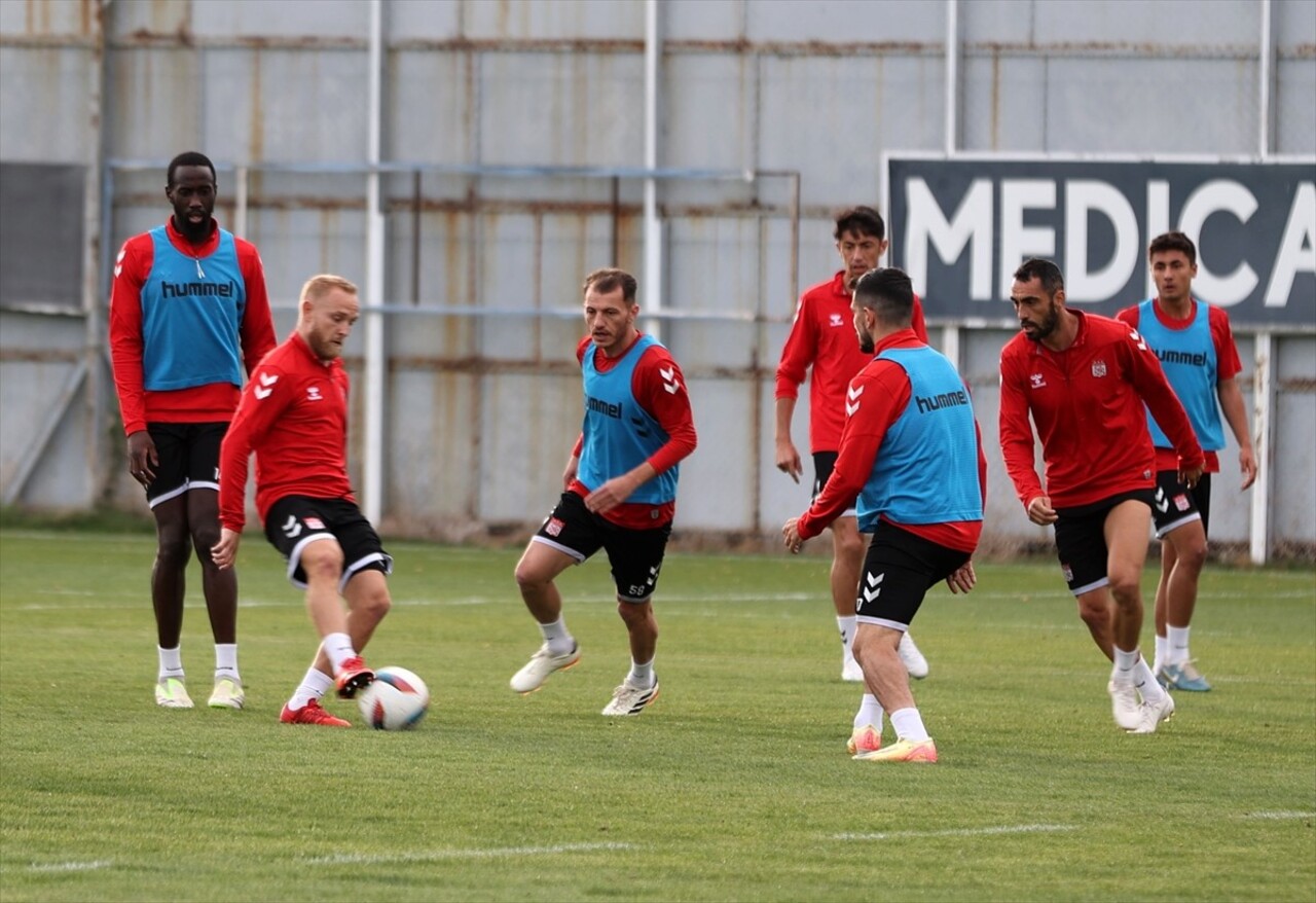 Net Global Sivasspor, Trendyol Süper Lig'in 9. haftasında sahasında Atakaş Hatayspor ile yapacağı...