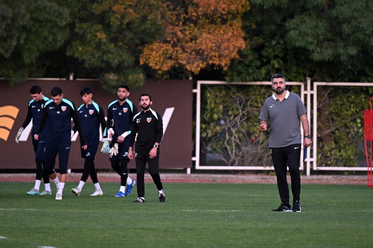 Bellona Kayserispor'da Teknik direktör Burak Yılmaz'ın takımdan ayrılmasının ardından göreve gelen...