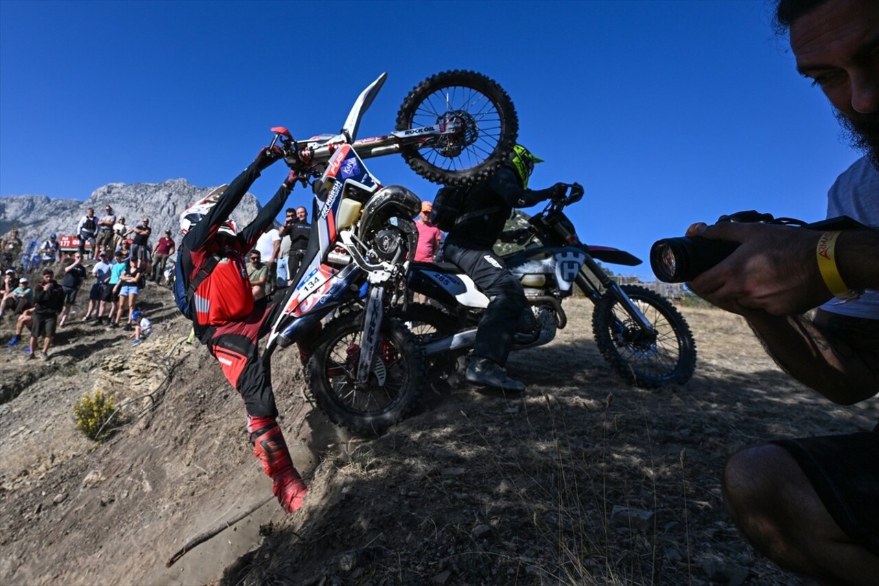 Antalya'nın Kemer ilçesinde düzenlenen Hard Enduro Dünya Şampiyonası'nın 6. ayağı Sea To Sky...