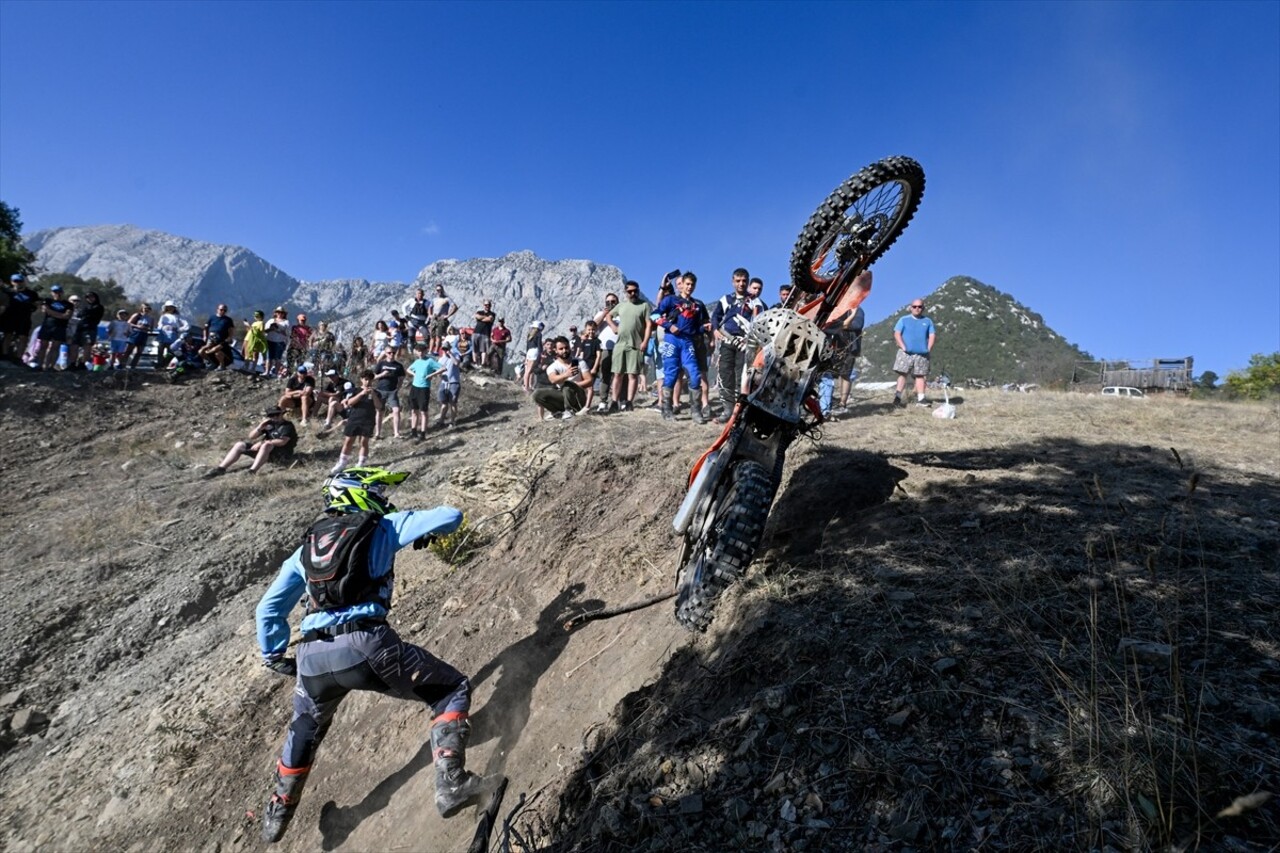 Antalya'nın Kemer ilçesinde düzenlenen Hard Enduro Dünya Şampiyonası'nın 6. ayağı Sea To Sky...