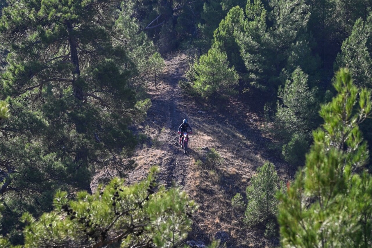 Antalya'nın Kemer ilçesinde düzenlenen Hard Enduro Dünya Şampiyonası'nın 6. ayağı Sea To Sky...