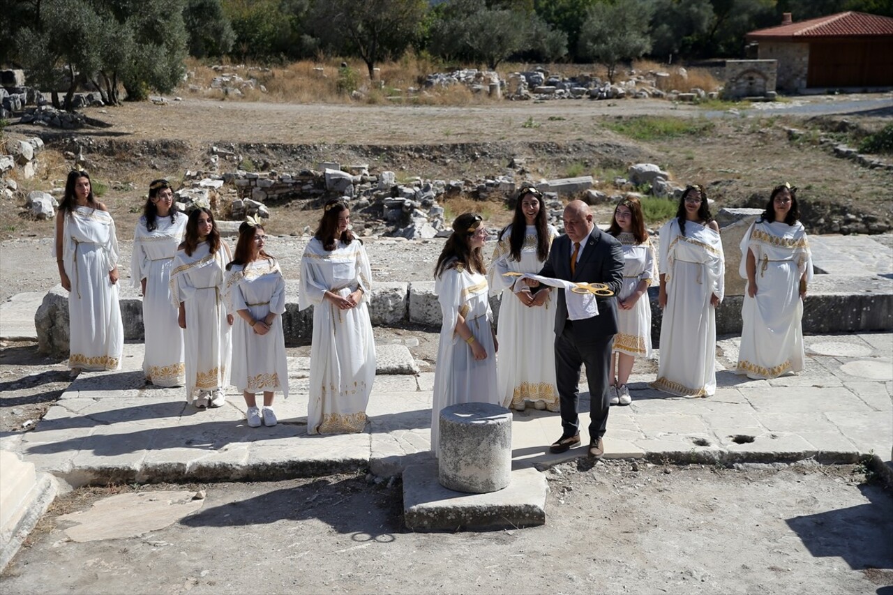 Muğla'nın Yatağan ilçesindeki Stratonikeia Antik Kenti'nde, ''Anahtar Taşıma'' töreni...