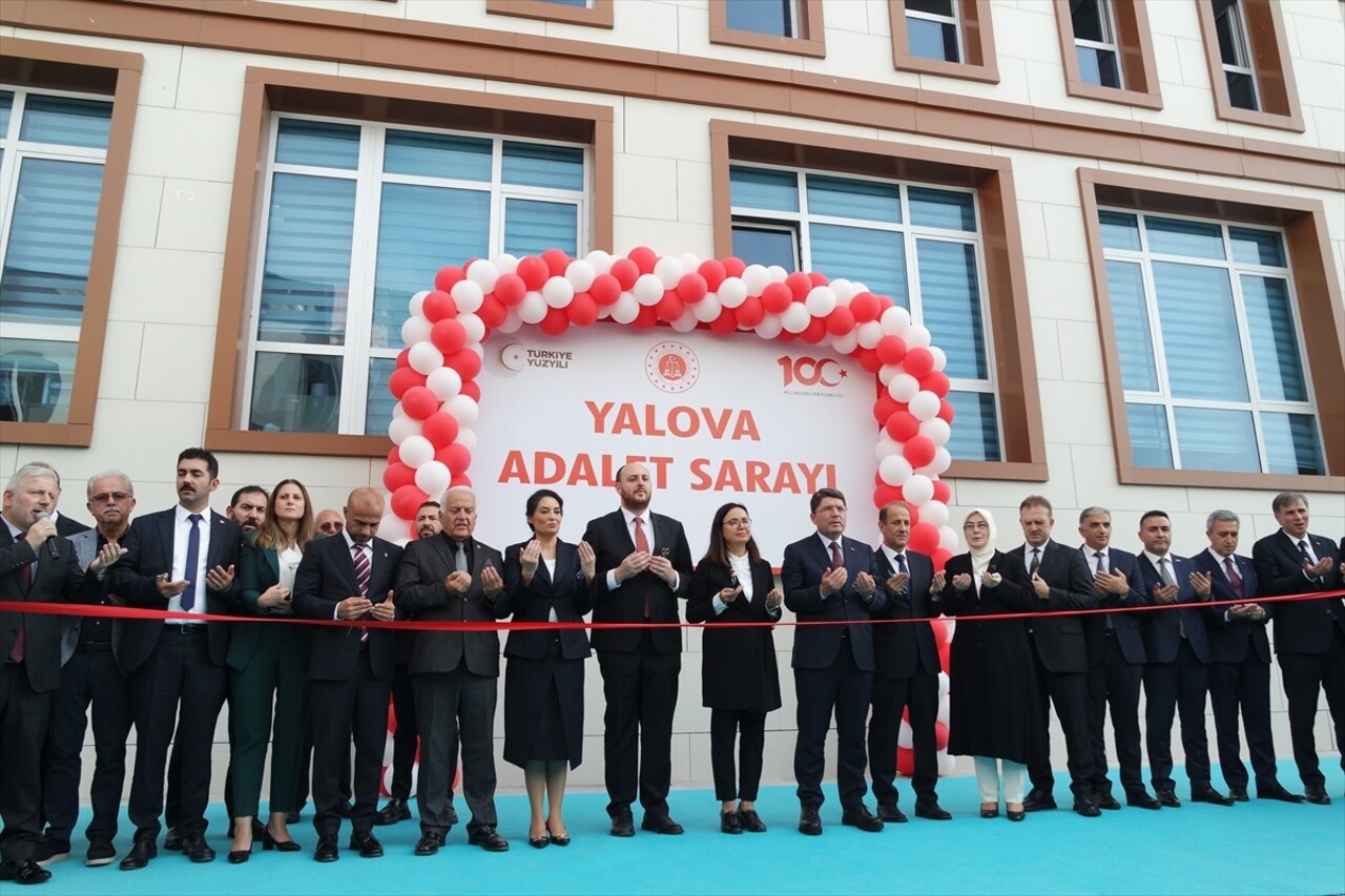 Adalet Bakanı Yılmaz Tunç, Yalova Adalet Sarayı ek hizmet binasının açılış töreninde bir konuşma...