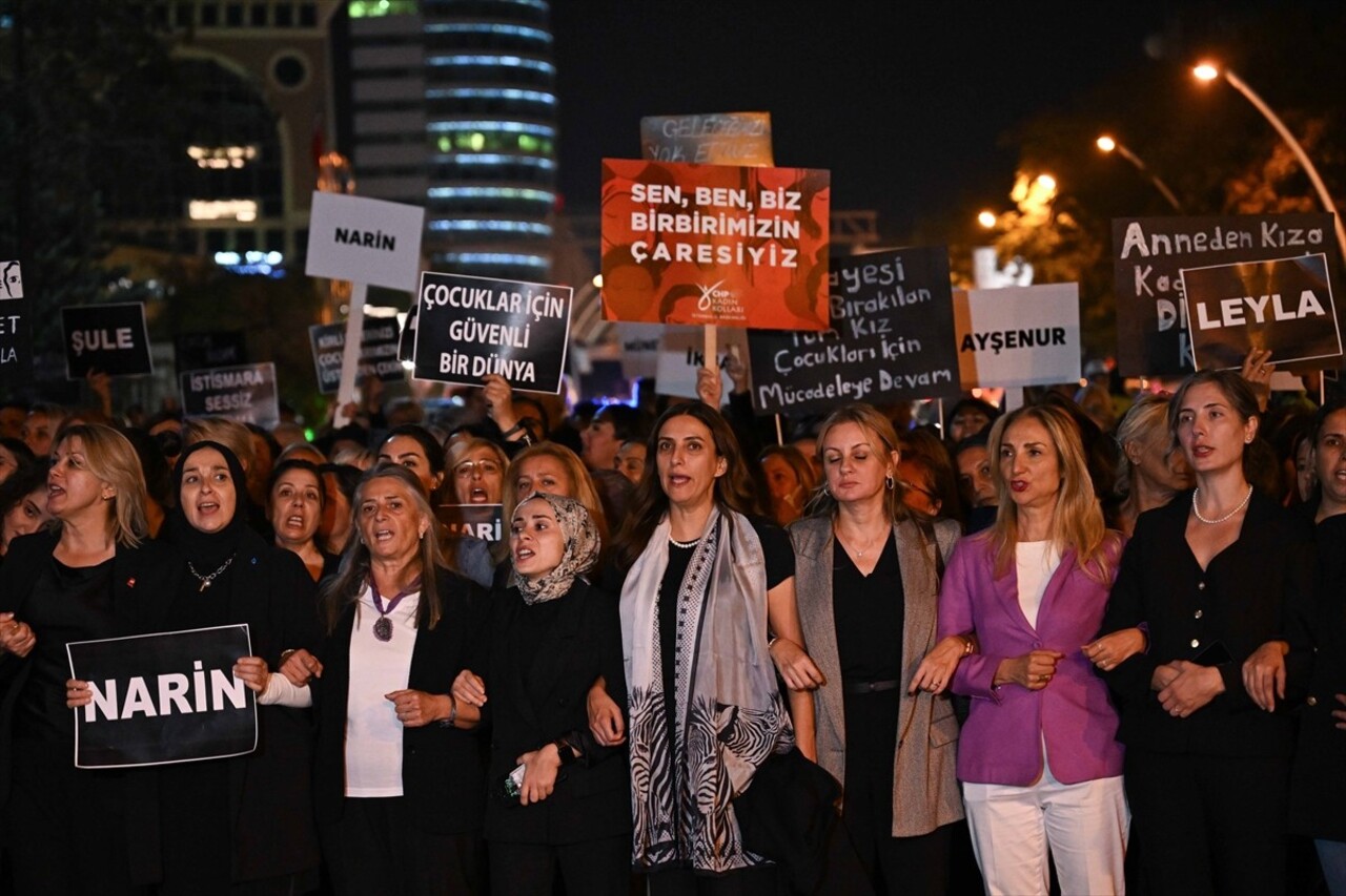  CHP Kadın Kolları Genel Başkanlığınca "11 Ekim Dünya Kız Çocukları Günü" dolayısıyla Ankara'da...