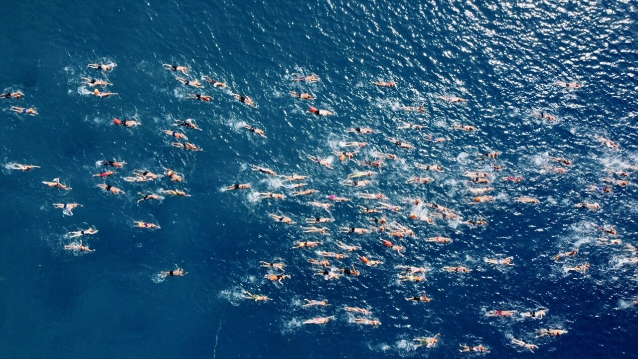 Muğla'nın Fethiye ilçesinde 5. Uluslararası Fethiye Spor Festivali kapsamında açık su yüzme...